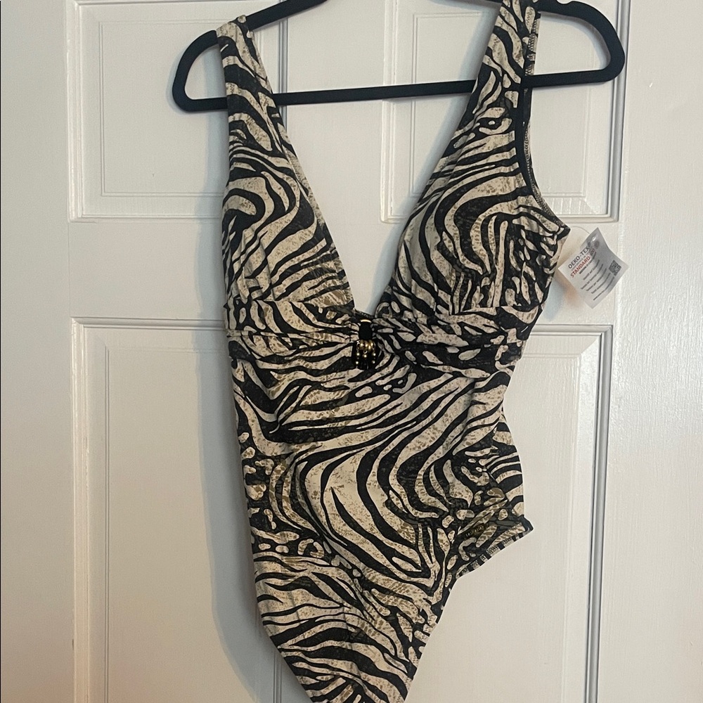 VENUS Black and Cream Zebra-Print One-Piece Swimsuit